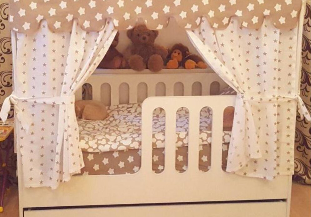 Шторы для кровати-домика 