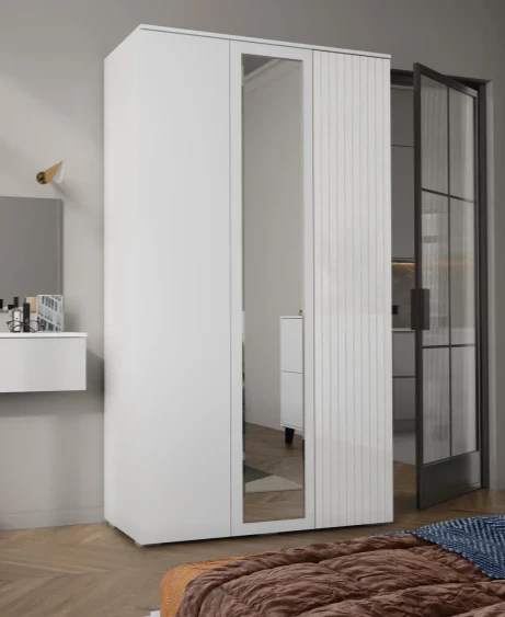 Шкаф трехстворчатый Ливерпуль, белый /белый глянец 