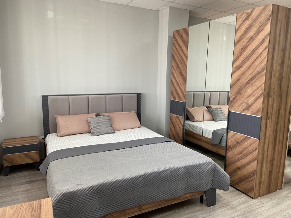 Кровать Моника с мягким изголовьем (подъемный механизм)  