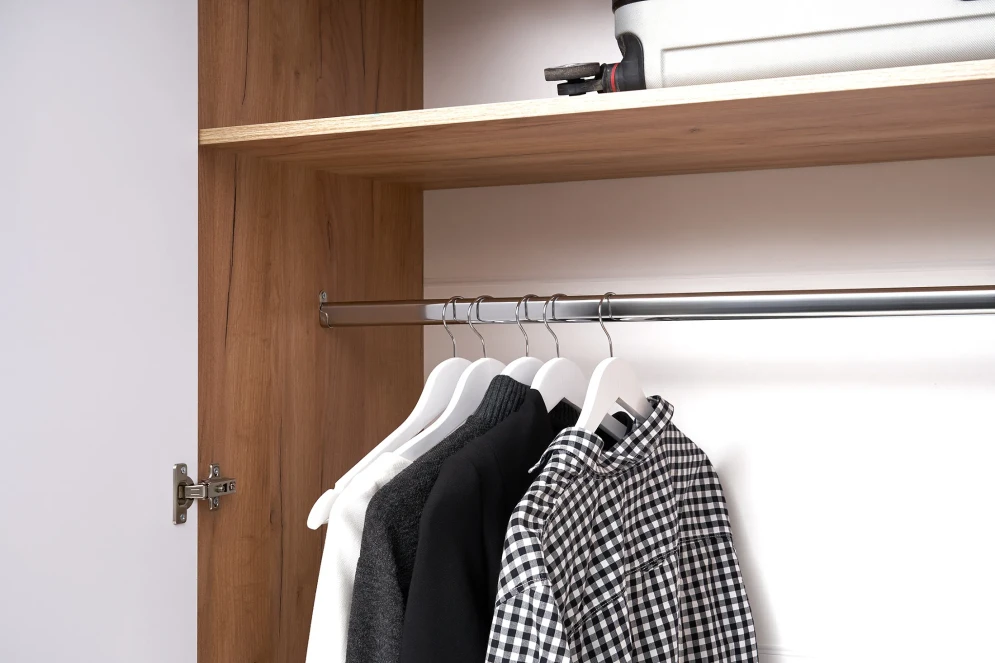 Шкаф трехстворчатый Роджина дуб крафт / белый глянец  