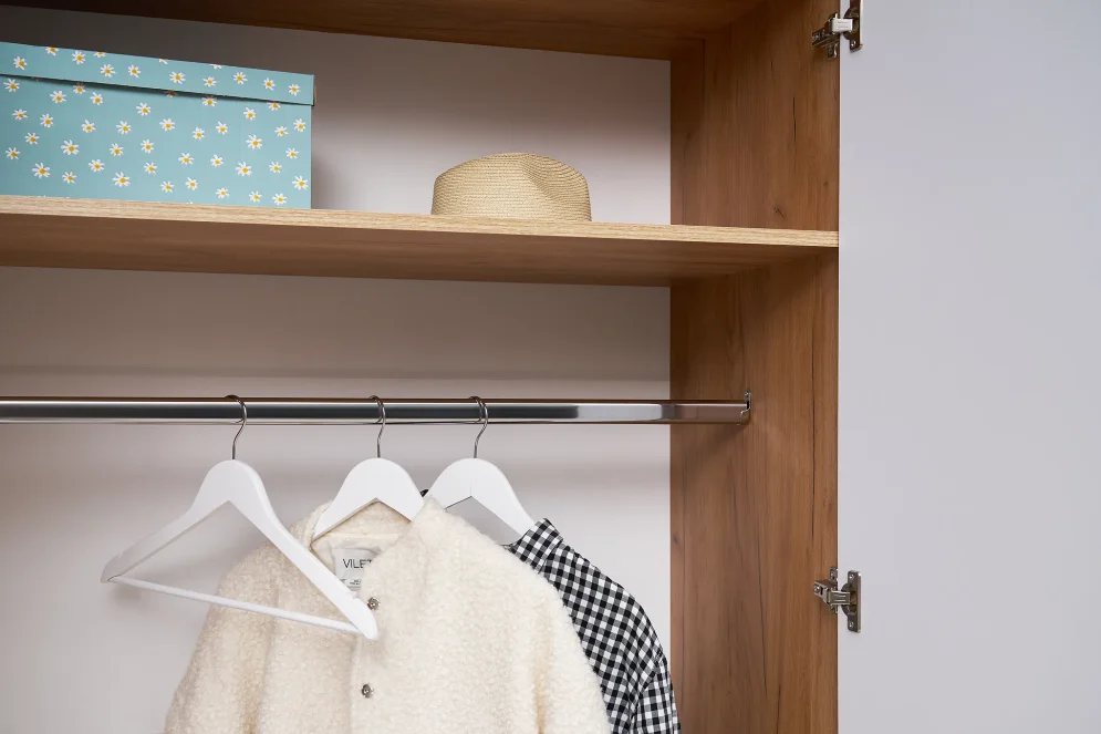 Шкаф четырехстворчатый Роджина дуб крафт / белый глянец   