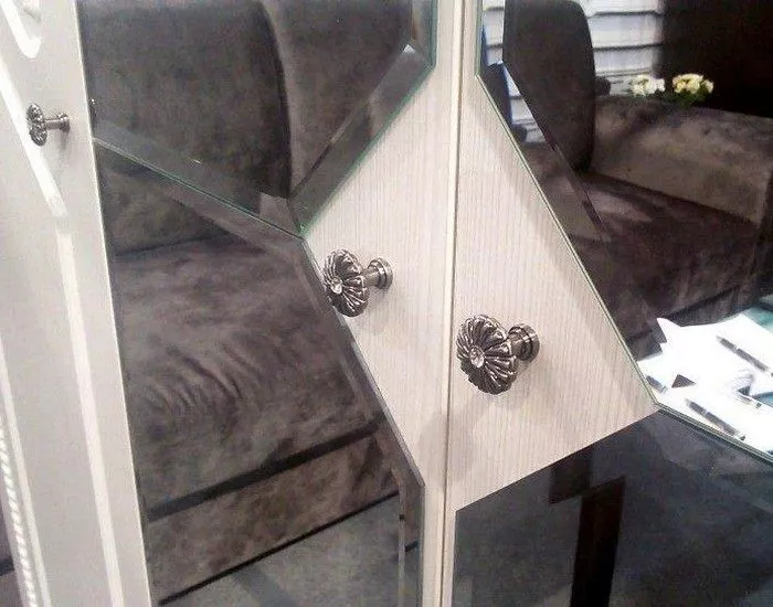 Шкаф 4-х дверный Азалия с зеркалом 