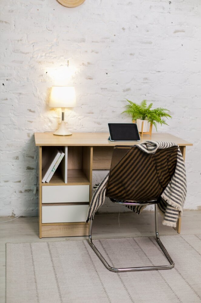 Стол письменный В6 Бруно 