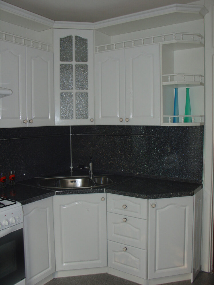 Кухня на заказ угловая Белая  