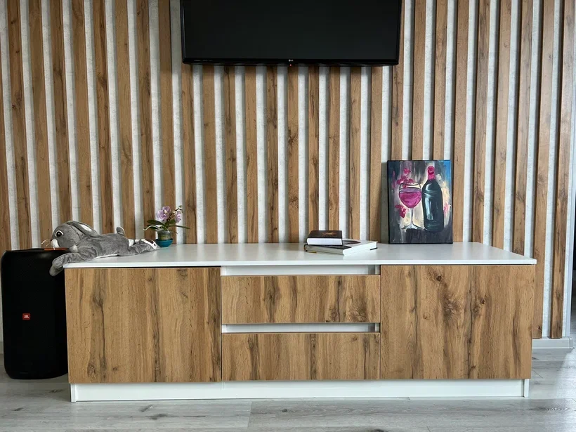 Тумба ТВ большая Парус, белый/вотан 