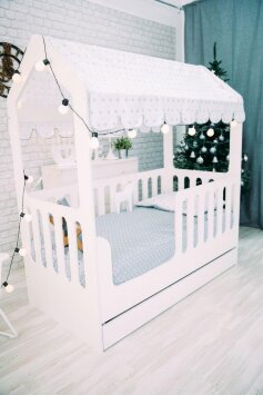 Детская кровать-домик с ящиком белый