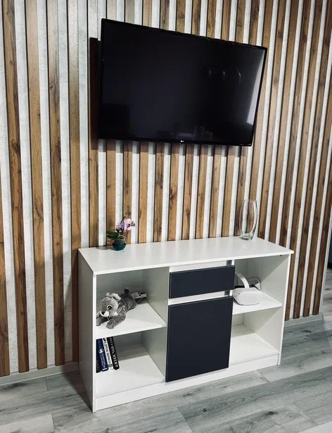 Тумба ТВ малая Парус, белый/Графит 